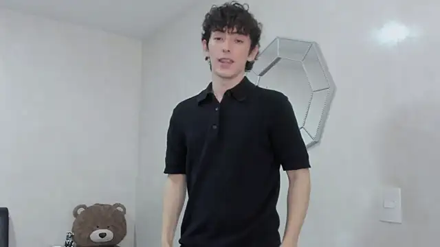 Snapshot of miketwink chatting on February 8, 2026, 2:48 am miketwink online show from February 8, 2026, 2:48 am