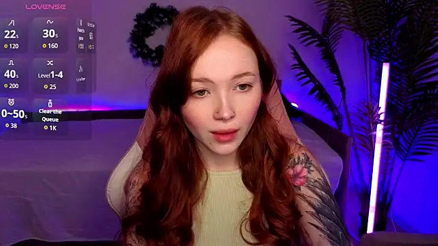 Snapshot of Maya_Light chatting on January 15, 2026, 1:43 am Maya Light online show from January 15, 2026, 1:43 am