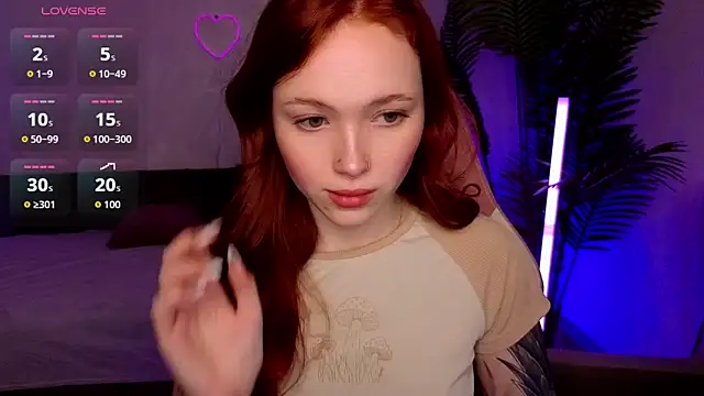 Snapshot of Maya_Light chatting on February 19, 2026, 1:56 am Maya Light online show from February 19, 2026, 1:56 am