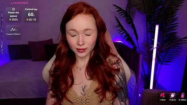 Snapshot of Maya_Light chatting on February 21, 2026, 1:28 am Maya Light online show from February 21, 2026, 1:28 am