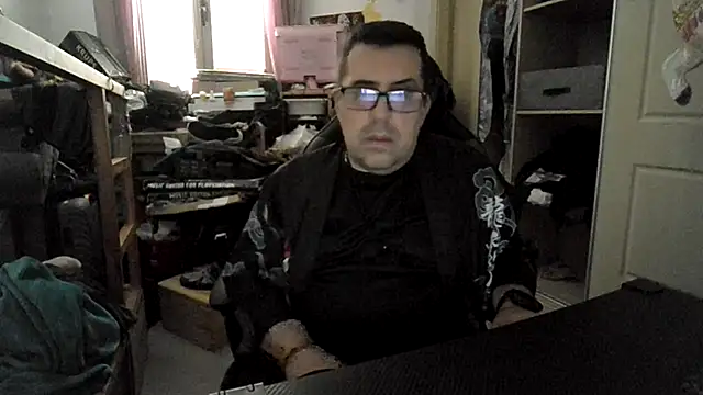 Snapshot of Usame_como_quieras chatting on December 18, 2025, 1:39 pm Usame como quieras online show from December 18, 2025, 1:39 pm