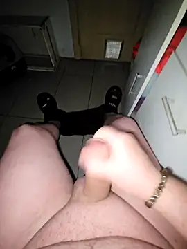 Snapshot of Usame_como_quieras chatting on February 9, 2026, 8:02 pm Usame como quieras online show from February 9, 2026, 8:02 pm