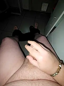 Snapshot of Usame_como_quieras chatting on February 13, 2026, 5:03 am Usame como quieras online show from February 13, 2026, 5:03 am