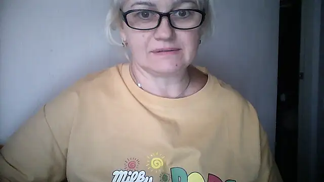 Snapshot of Mayya4321 chatting on October 7, 2025, 1:08 pm Mayya4321 online show from October 7, 2025, 1:08 pm