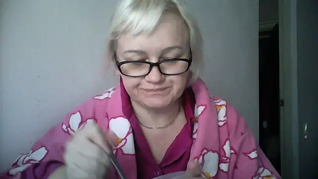 Snapshot of Mayya4321 chatting on November 9, 2025, 8:56 am Mayya4321 online show from November 9, 2025, 8:56 am