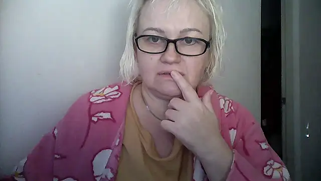 Snapshot of Mayya4321 chatting on November 11, 2025, 6:13 am Mayya4321 online show from November 11, 2025, 6:13 am