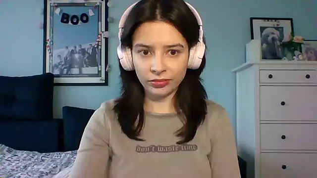 LariceSexy online show from November 3, 2025, 1:23 pm