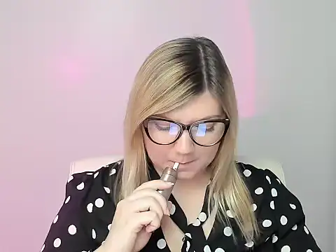 Lola moree online show from October 22, 2025, 12:16 pm