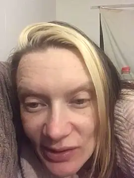 Snapshot of blondey206 chatting on February 1, 2025, 7:44 pm blondey206 online show from February 1, 2025, 7:44 pm