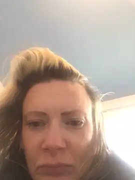 Snapshot of blondey206 chatting on March 17, 2025, 8:40 am blondey206 online show from March 17, 2025, 8:40 am