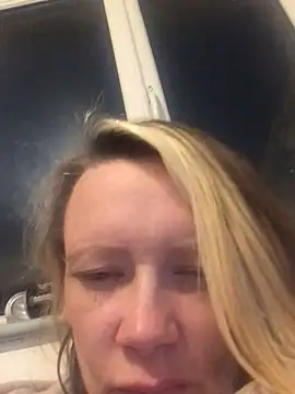 Snapshot of blondey206 chatting on March 18, 2025, 11:53 pm blondey206 online show from March 18, 2025, 11:53 pm