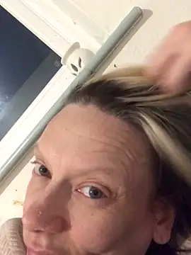 Snapshot of blondey206 chatting on March 11, 2026, 10:16 pm blondey206 online show from March 11, 2026, 10:16 pm