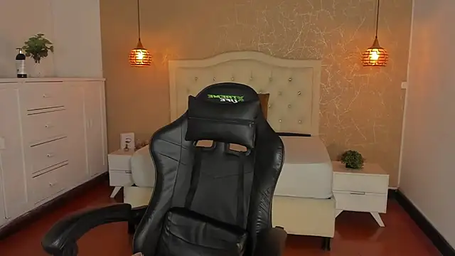 Hadley  online show from October 16, 2025, 2:45 am