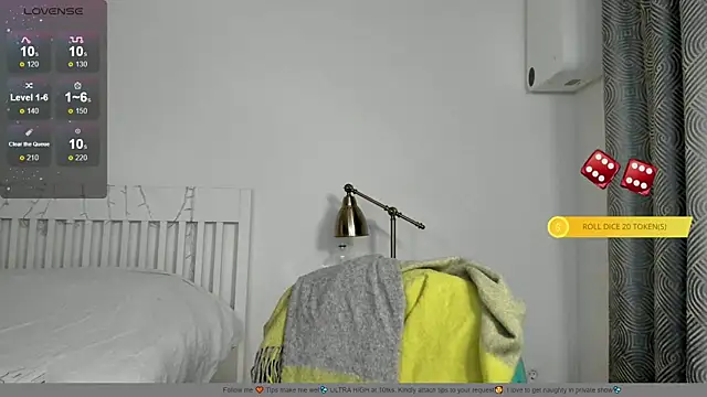 Snapshot of Hustle_Babyy chatting on October 18, 2025, 2:29 pm Hustle Babyy online show from October 18, 2025, 2:29 pm