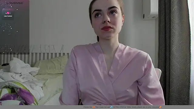 Snapshot of Hustle_Babyy chatting on January 16, 2026, 11:25 am Hustle Babyy online show from January 16, 2026, 11:25 am