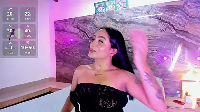 Estefy gomez09 online show from April 7, 2026, 8:42 pm