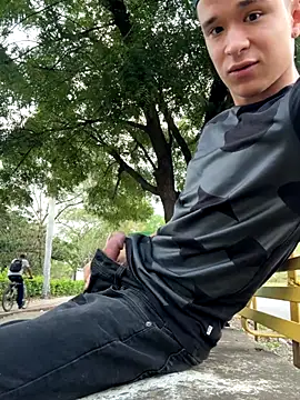 arevalo1124 online show from October 16, 2025, 9:49 pm