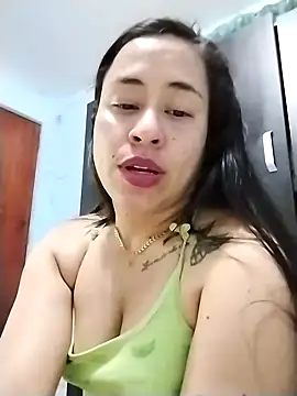 Snapshot of kamila_lovee chatting on February 8, 2025, 5:08 am kamila lovee online show from February 8, 2025, 5:08 am