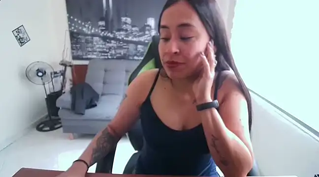 Snapshot of kamila_lovee chatting on February 12, 2025, 7:13 pm kamila lovee online show from February 12, 2025, 7:13 pm