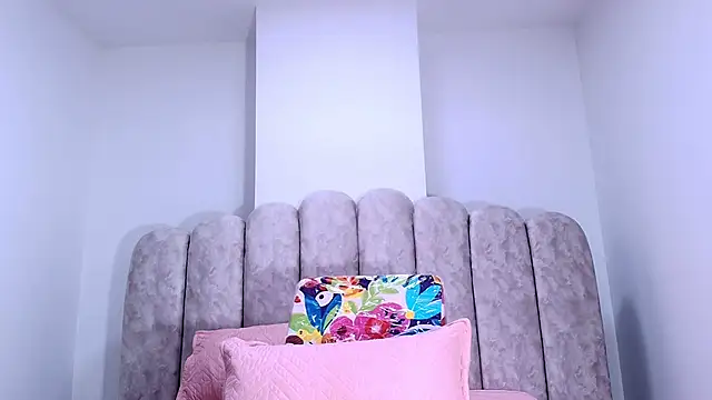 sharlott miller online show from December 4, 2025, 11:52 am