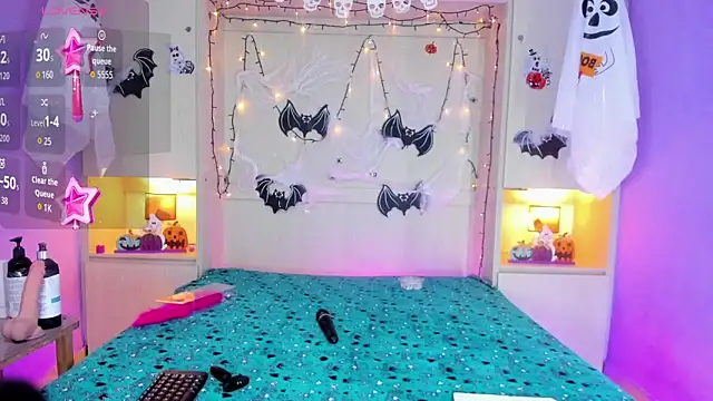 CandyyMaria online show from October 28, 2025, 8:00 pm