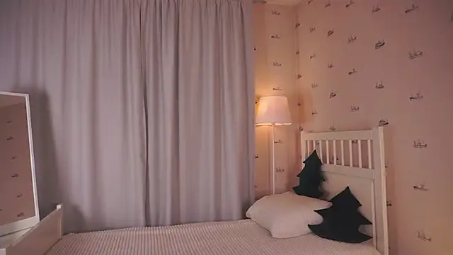 OdetteAven online show from February 3, 2025, 9:19 am