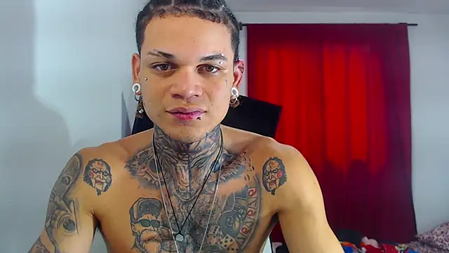 Snapshot of hot_man05 chatting on October 27, 2025, 7:51 pm hot man05 online show from October 27, 2025, 7:51 pm