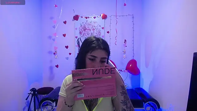 Adri Gomez  online show from February 24, 2025, 3:23 am