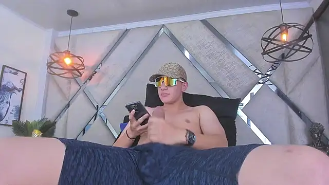 Thomas May4rs online show from February 24, 2025, 10:37 am