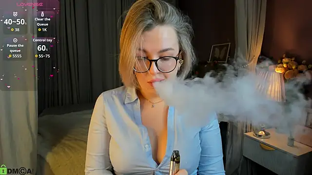 Nikki Kai online show from October 8, 2025, 12:52 am