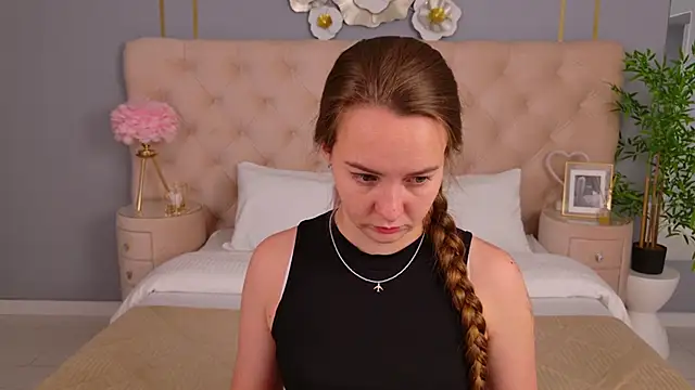 JaniceCollins online show from October 17, 2025, 2:15 am