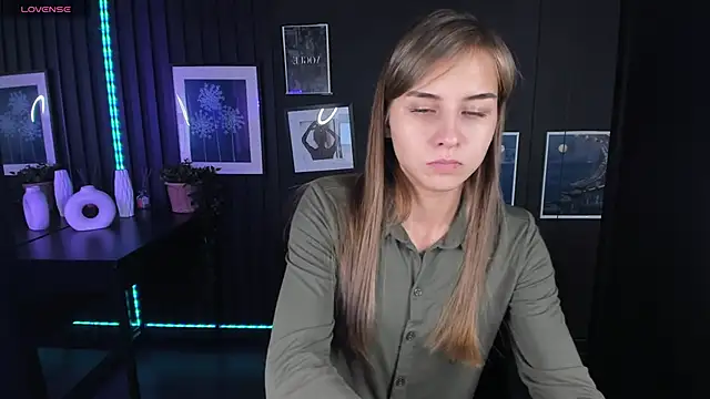 Snapshot of CharmBianca chatting on February 8, 2025, 7:27 pm CharmBianca online show from February 8, 2025, 7:27 pm