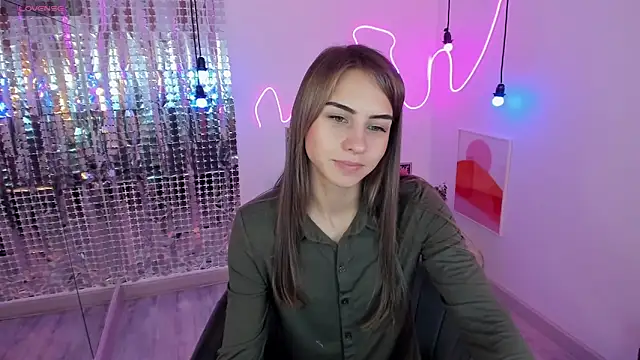 Snapshot of CharmBianca chatting on February 9, 2025, 5:19 am CharmBianca online show from February 9, 2025, 5:19 am