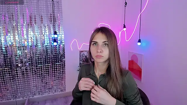 Snapshot of CharmBianca chatting on February 9, 2025, 7:41 pm CharmBianca online show from February 9, 2025, 7:41 pm