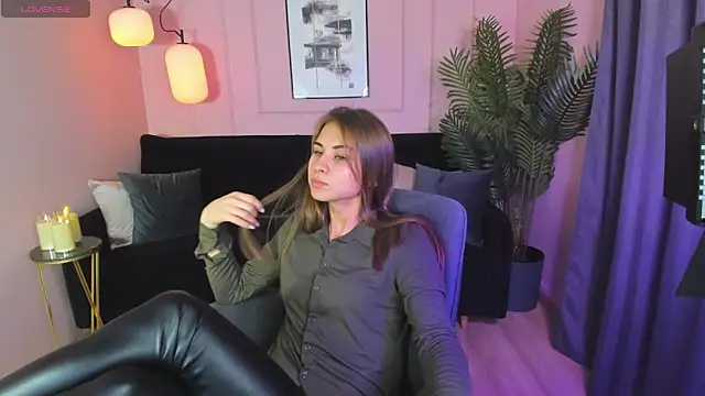 Snapshot of CharmBianca chatting on February 13, 2025, 12:00 pm CharmBianca online show from February 13, 2025, 12:00 pm