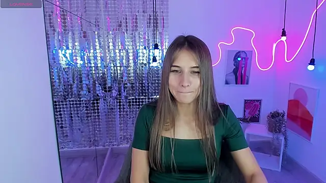 Snapshot of CharmBianca chatting on February 15, 2025, 4:45 pm CharmBianca online show from February 15, 2025, 4:45 pm