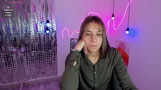 Snapshot of CharmBianca chatting on February 16, 2025, 8:21 am CharmBianca online show from February 16, 2025, 8:21 am