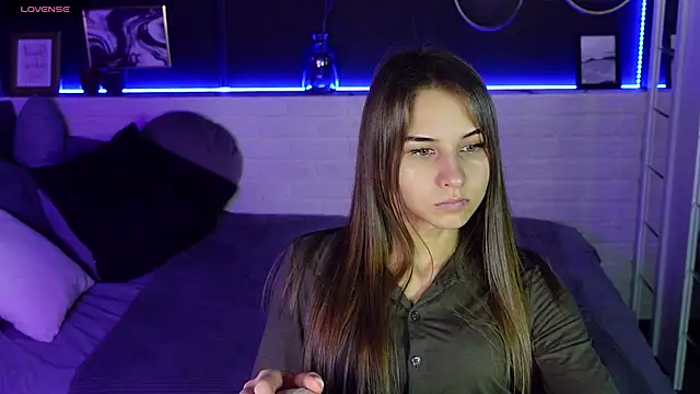 Snapshot of CharmBianca chatting on February 19, 2025, 11:49 am CharmBianca online show from February 19, 2025, 11:49 am