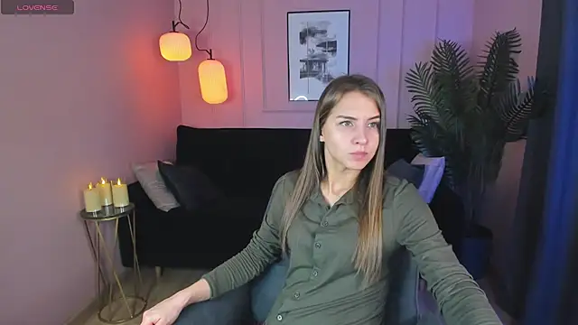 Snapshot of CharmBianca chatting on February 20, 2025, 8:39 am CharmBianca online show from February 20, 2025, 8:39 am