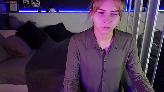 Snapshot of CharmBianca chatting on February 22, 2025, 5:34 am CharmBianca online show from February 22, 2025, 5:34 am