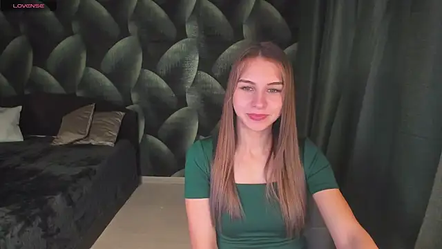 Snapshot of CharmBianca chatting on March 13, 2025, 7:50 pm CharmBianca online show from March 13, 2025, 7:50 pm