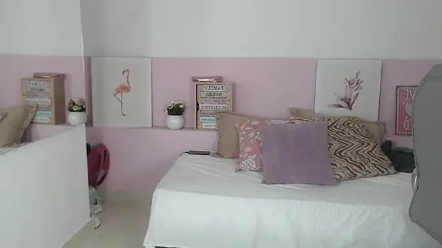 Snapshot of brendathompson_ chatting on February 24, 2025, 1:31 pm brendathompson online show from February 24, 2025, 1:31 pm