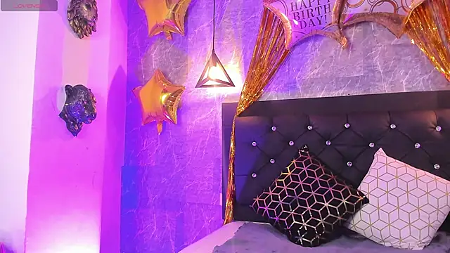 Snapshot of emberhodson chatting on October 9, 2025, 11:30 am emberhodson online show from October 9, 2025, 11:30 am