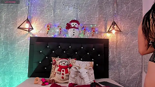 Snapshot of emberhodson chatting on November 27, 2025, 12:29 pm emberhodson online show from November 27, 2025, 12:29 pm