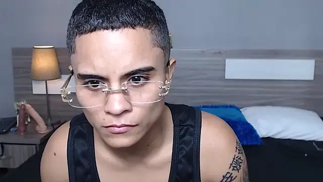 Liiamthompson online show from October 12, 2025, 11:53 am