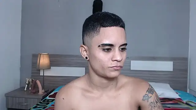 Liiamthompson online show from October 17, 2025, 10:18 am