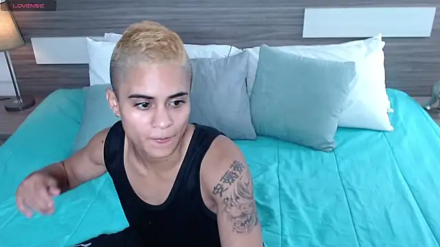 Snapshot of Liiamthompson chatting on January 18, 2026, 10:19 am Liiamthompson online show from January 18, 2026, 10:19 am