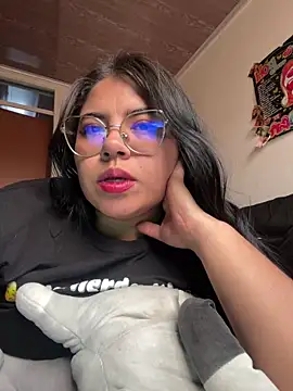 viccky vick online show from February 18, 2025, 8:47 pm