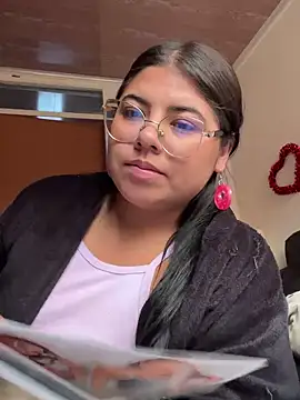 viccky vick online show from March 11, 2025, 5:13 pm