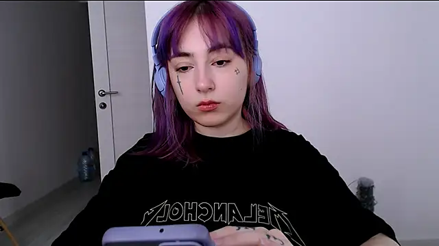 Snapshot of purplewitch chatting on March 4, 2026, 7:36 am purplewitch online show from March 4, 2026, 7:36 am